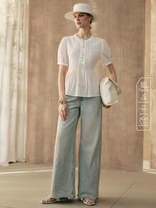 Aveloria Modichic 女士圆领条纹泡泡袖衬衫，适合日常休闲穿着。女士粘胶纤维梭织纯色短袖圆领休闲百褶衬衫，版型挺括，适合春夏、度假、通勤和日常穿着，娃娃衫款式，可爱夏季衬衫，外出上衣。 - 白色 - 查看 3