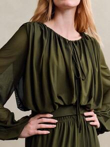 Arave 女士镂空灯笼袖上衣和荷叶边A字裙套装，收腰设计，适合日常通勤 - 綠色 - 查看 2