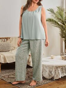 SHEIN Plus Size Casual Sleeveless Round Neck Pleated Solid Color Top + Ditsy Floral Pants Pajama Set - Green - View 6