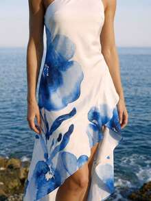 CAJUNI Vestido Longo Branco com Alças, Assimétrico, Fluido com Babados e Estampa Grande de Aquarela Floral. - Azul e Branco - Visão 7