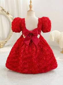 SHEIN Đầm bé gái không tay, màu trơn, cổ đính ngọc trai, dáng chữ A, trang trí nơ hoa hồng 3D, màu đỏ, dễ thương, thanh lịch, ngọt ngào và thời trang, thích hợp mặc đi dự tiệc, lễ hội, sinh nhật, du lịch gia đình, kiểu Ramadan, mẹ và con gái, chị em gái. - Đỏ - Xem 3