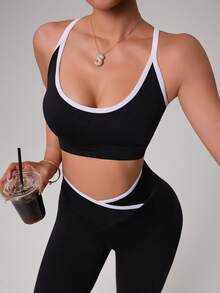 SHEIN Dewbera Set Olahraga Atasan Tank Top Camisole Bergaris dan Legging untuk Wanita Ukuran Plus - Hitam - View 4