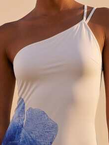 CAJUNI Vestido Longo Branco com Alças, Assimétrico, Fluido com Babados e Estampa Grande de Aquarela Floral. - Azul e Branco - Visão 4