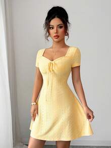 Elenzga 夏季新款奶油黄色针织提花性感修身蝴蝶结系腰短款连衣裙 - 淡黃色 - 查看 6