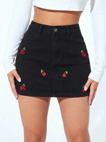Falda corta de mezclilla y bordados de cereza con cierre y boton - Negro - Ver 4