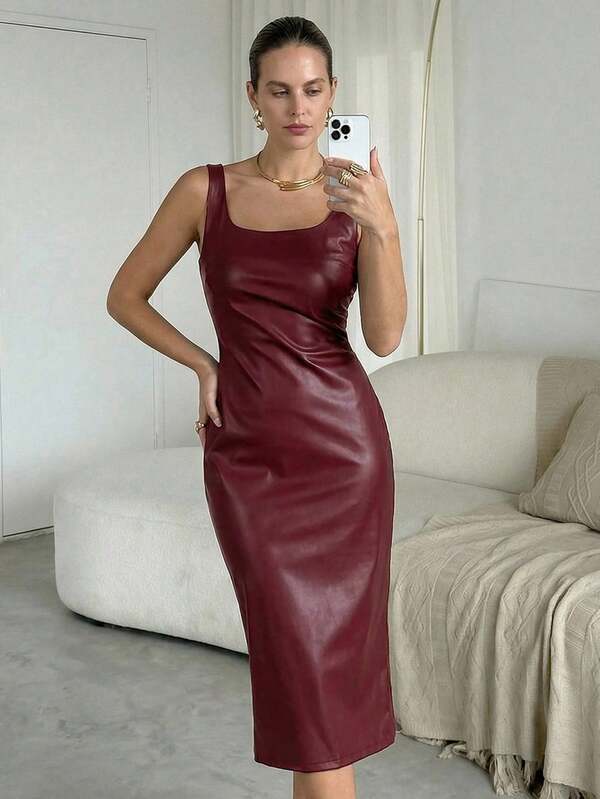 Lavishia 方领褶裥吊带PU连衣裙，新年连衣裙