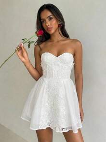 Aloruh Vestido mini con corpiño de encaje bordado para mujer, silueta romántica entallada y acampanada, temporada de bodas - Blanco - Ver 1