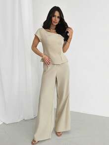 Firerie Bộ đồ nữ thanh lịch tối giản, thích hợp cho công sở, gồm áo sơ mi ngắn tay hai hàng cúc trễ vai và quần ống rộng cạp cao, màu mơ, thích hợp cho mùa xuân/hè. - Màu be - Xem 10