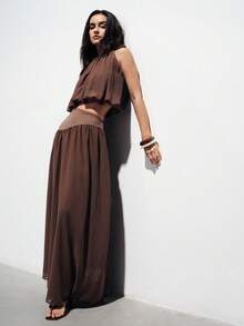 Aveloria Modichic 优雅高端轻盈露背褶皱设计性感雪纺无袖上衣搭配不对称混纺长裙两件套，适合派对穿着 - 咖啡棕 - 查看 4