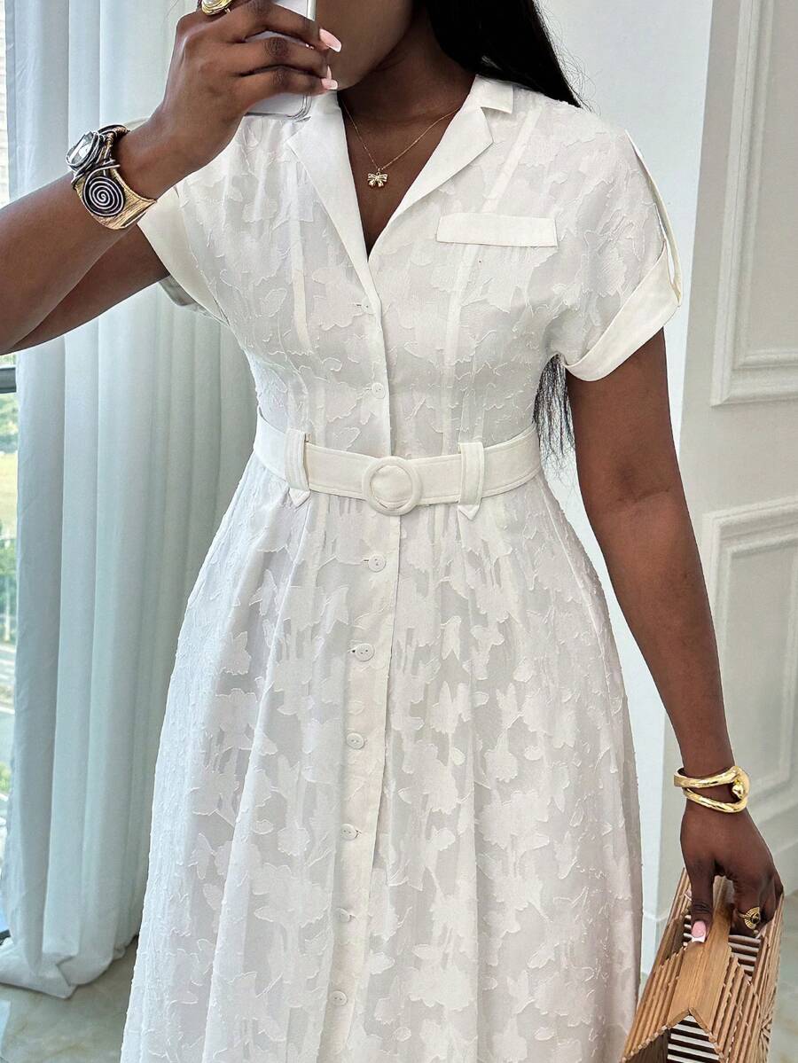 Xyvia 女士优雅翻领落肩A字连衣裙，配腰带，花卉镂空面料，时尚白色中长连衣裙，适合约会、派对、休闲、工作场合穿着。 - 白色 - 查看 1