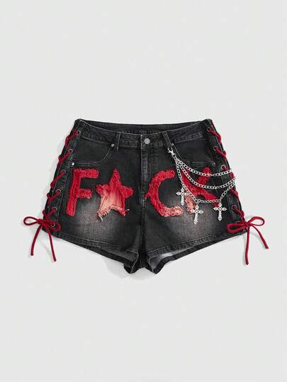 ROMWE J-Fashion Quần short denim nữ cỡ lớn mùa hè kiểu dáng thường ngày, thêu chữ, trang trí dây xích, buộc chéo.