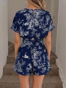 Easowa 复古印花圆领衬衫，下摆褶皱，腰部带褶边口袋，搭配短裤，休闲优雅两件套，适合春夏穿着。女士两件套夏季服装，两件套短裤套装，女士度假服装，女士两件套休闲两件套，女士短裤套装。 - 藏蓝色 - 查看 2