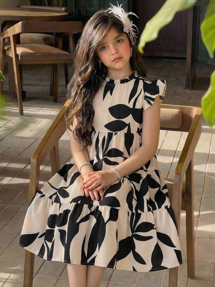 SHEIN LMoss Kids فستان صيفي للفتاة بطبعة كاملة، مع كشكشة في فتحة الذراع وربطة في الخصر وتنورة متدرجة الذيل - متعدد الألوان - مشاهدة 3