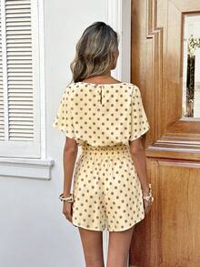 SHEIN LUNE 女士休闲波点短袖衬衫和短裤两件套，适合夏季、度假、通勤和日常穿着 - 鵝黃色 - 查看 2