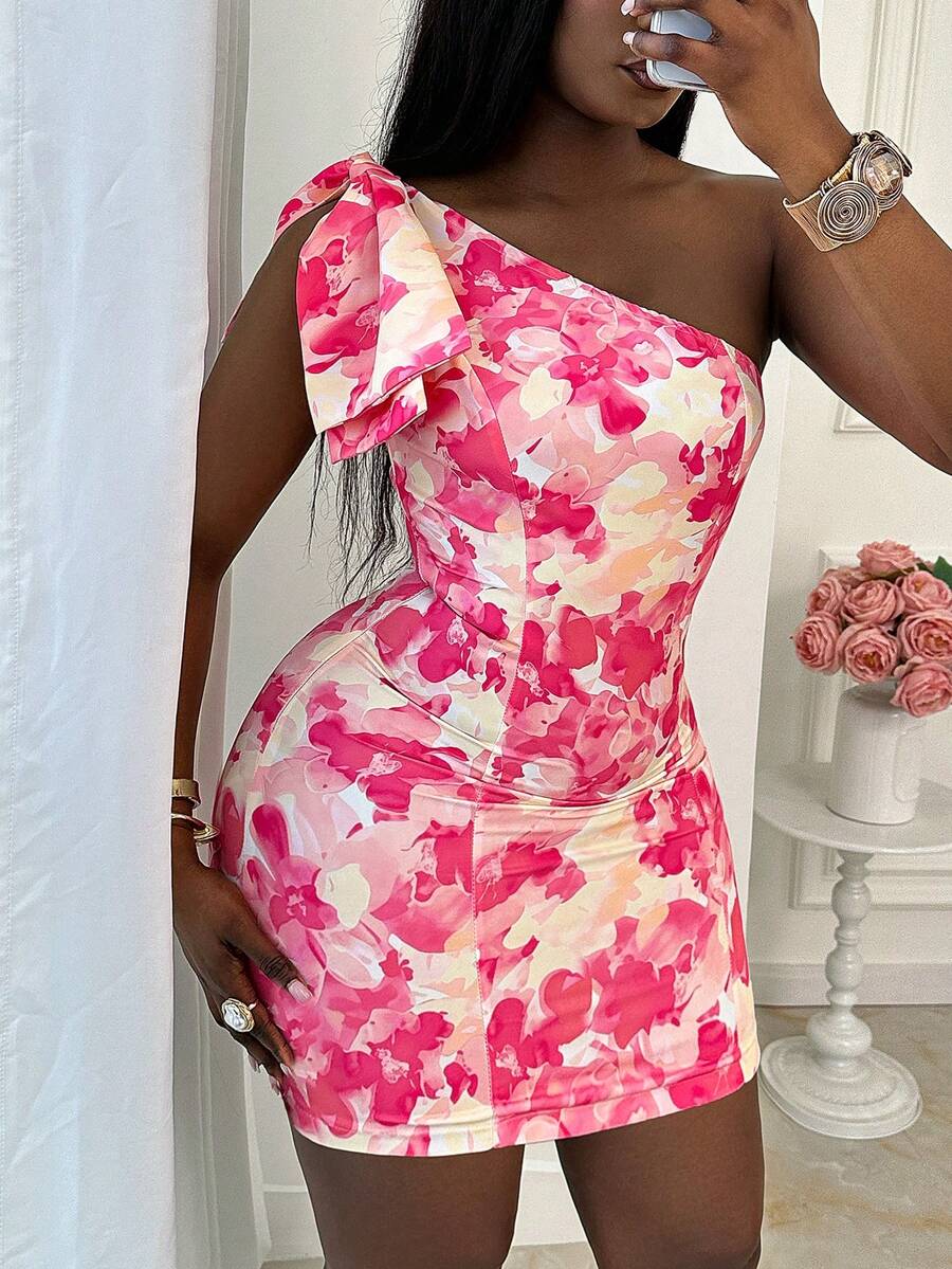 Xyvia 女士多色印花数码印花不对称领口连衣裙，饰有大蝴蝶结，收腰设计，性感百搭，适合生日礼物、约会、派对、情人节、劳动节、单身派对、旅行、花园婚礼等场合，春夏新款时尚单品，无袖迷你连衣裙 - 彩色 - 查看 1