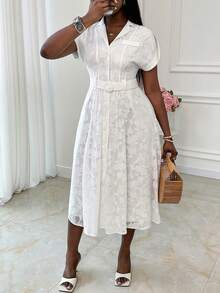 Xyvia 女士优雅翻领落肩A字连衣裙，配腰带，花卉镂空面料，时尚白色中长连衣裙，适合约会、派对、休闲、工作场合穿着。 - 白色 - 查看 3