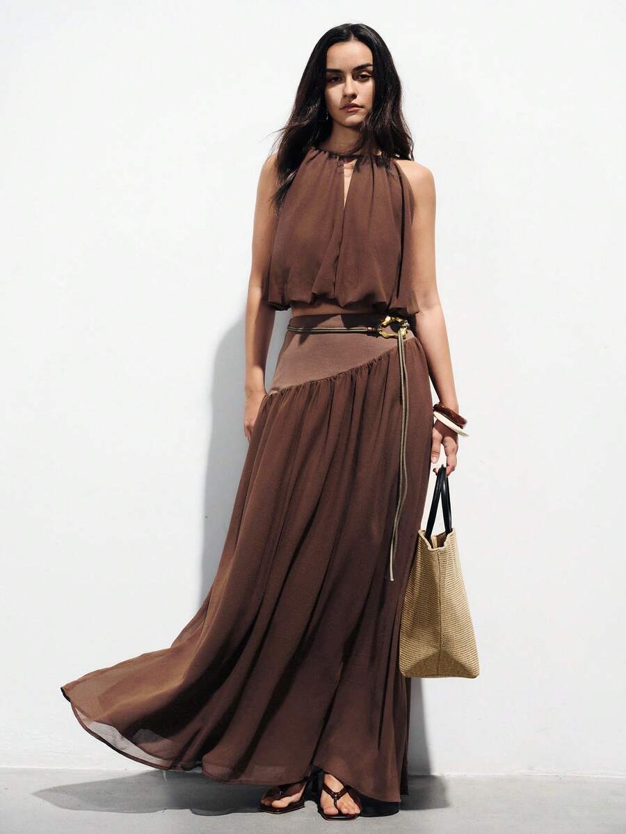 Aveloria Modichic 优雅高端轻盈露背褶皱设计性感雪纺无袖上衣搭配不对称混纺长裙两件套，适合派对穿着 - 咖啡棕 - 查看 1