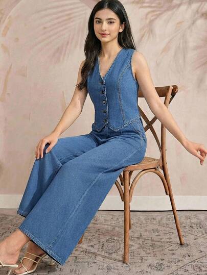 两件套少女时尚休闲Y2K复古酷炫街头宽松舒适蓝色牛仔短外套和宽松舒适褶皱牛仔裤，适合儿童日常穿着，也适合春夏派对、节日和街头服饰。