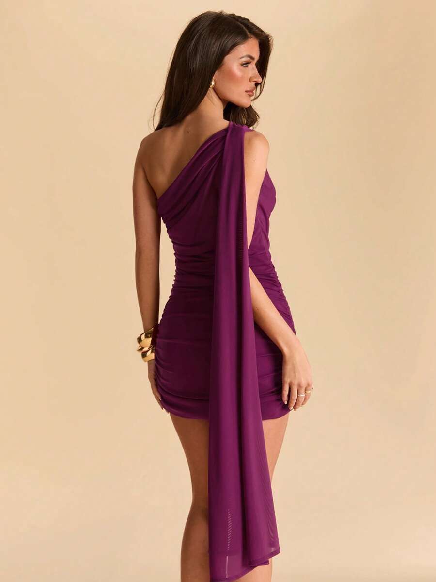 SHEIN BAE Vestido mini ajustado con fruncidos sin tirantes y ribete de gasa en color morado, adecuado para fiestas, vacaciones en la playa, verano - Rosa Roja - Ver 1