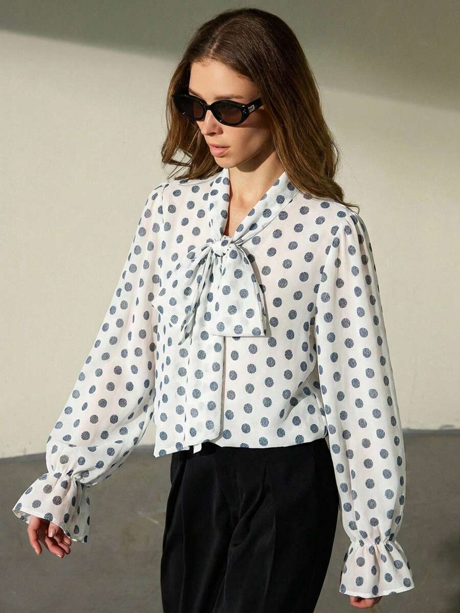 Aveloria Modichic Áo sơ mi dài tay dáng rộng thanh lịch với trang trí ruy băng. - trắng - Xem 1