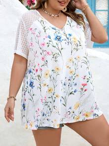 SHEIN CURVE+ Curve 尺码 US22 音乐节、海滨度假、波西米亚蕾丝拼接花卉图案 T 恤 - 彩色 - 查看 6