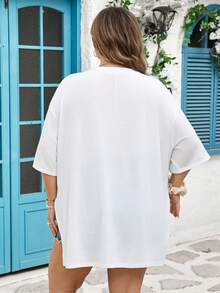SHEIN CURVE+ Curve 尺码 US22 音乐节、海滨度假、波西米亚风女装春夏时尚休闲宽松舒适基础款日常黑色下摆开衩短袖T恤，简约风格，外出上衣，T恤，女士机场穿搭，欧洲春夏秋冬 - 白色 - 查看 2