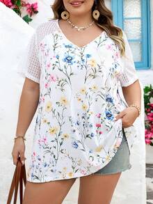 SHEIN CURVE+ Curve 尺码 US22 音乐节、海滨度假、波西米亚蕾丝拼接花卉图案 T 恤 - 彩色 - 查看 10