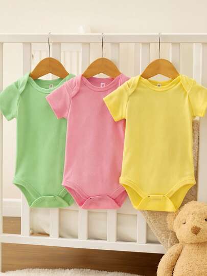 Set 3 Pañaleros para Bebé (0-9 Meses) | Bodys de Algodón Suave en Colores Pastel (Rosa o Azul, Amarillo, Verde ) y Blanco Clásico | Ropa Básica para Recién Nacido | Tallas 0-3, 3-6, 6-9 Meses | Diseño Ergonómico con Broches de Presión | Material Transpirable y Antialérgico para Piel Sensible | Conjunto Esencial para Niño y Niña | Alta Calidad y Durabilidad para Uso Diario | Estilo Minimalista de  | Suavidad Premium en Cada Puesta | Básico Indispensable para el Cuidado de tu Bebé.
