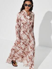 Aveloria Modichic 新款欧美风优雅时尚长裙，垂褶领口格纹腰身不对称超长袖连衣裙 - 彩色 - 查看 3