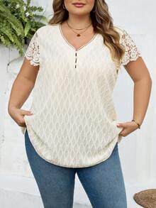 SHEIN CURVE+ Curve 尺码 US22 音乐节、海滨度假、波西米亚风女士夏季T恤、优雅上衣、白色T恤、提花针织T恤、撞色蕾丝T恤 - 杏色 - 查看 7