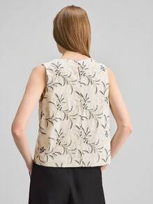 Ontre 女士舒适亲肤高品质面料，刺绣纹理，修身剪裁，圆领，无袖，刺绣纹理，现代度假休闲风，低调复古韵味，高端邮轮服饰，中东极简奢华风，百搭必备单品，商务休闲，都市通勤，高品质机场时尚，适合所有季节，度假系列女士背心 - 杏色 - 查看 7