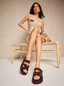 SHUZIA صنادل حريمي فاخرة ذات كعب منصة برقبة منحنية مفتوحة من أمام وسويد لون بني - صنادل إسبريسو ذات خاصية الإرتداء السهل و الحزام الرفيع والمريحة كضرورة أساسية - قهوة بني - مشاهدة 4