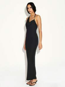 不对称露背吊带长裙，采用垂褶领口和露背设计，适合晚宴、约会、夏季派对等场合，尽显优雅气质。 - 黑色 - 查看 3