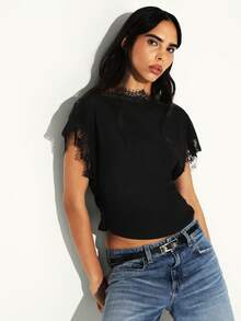 KSTM 扇形蕾丝边短袖上衣，高领设计，饰以柔美的睫毛蕾丝滚边，打造休闲优雅风格 - 黑色 - 查看 7