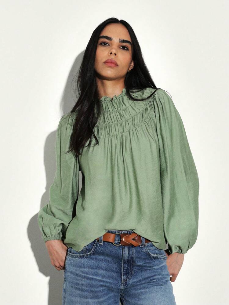 KSTM Blouse viscose plissée avec encolure à volants, manches longues, vert sauge, élégante et décontractée, tenue de bureau, automne et printemps