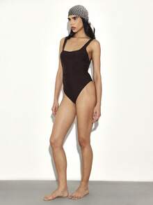 Traje de baño de una pieza con cuello cuadrado fruncido, negro, sin espalda, body para playa, vacaciones, piscina, verano, diseño clásico, elegante y minimalista para mujeres - Marrón Mocha - Ver 1