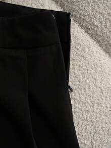 GlowEve 女士条纹圆领上衣和迷你裙休闲两件套 - 黑與白 - 查看 3