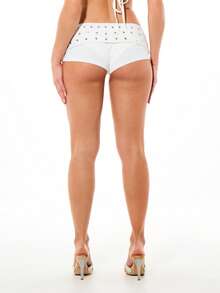 SUMWON WOMEN Shorts Curtos Femininos Brancos com Rebites, Cintura Dobrada, Cintura Alta, Mini Shorts de Praia para Festa de Verão com Aplicações - Branco - Visão 2