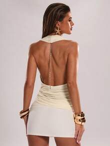 SHEIN BAE 纯色深V领交叉露背度假上衣，饰有金属链条，性感度假衬衫，白色，适合海滩度假、海滩旅行，露背度假背心，白色背心，性感优雅度假衬衫 - 杏色 - 查看 7