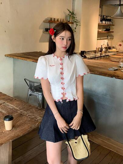 DAZY 女士白色棉质蝴蝶结荷叶边短袖V领衬衫，露脐设计，秋冬款