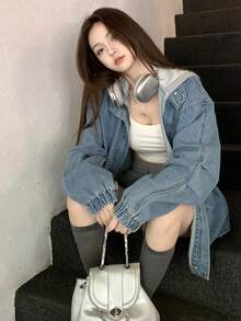 DAZY Áo khoác denim nữ kiểu Hàn Quốc phối màu có mũ trùm đầu, chất liệu denim mài. - Màu xanh lam - Xem 2