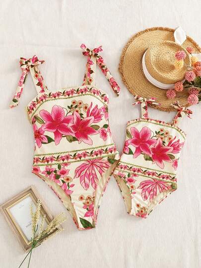 SHEIN Traje de baño de una pieza con estampado floral tropical y decoración de lazo para niña pequeña para vacaciones de verano en la playa, estilo a juego para mamá e hija y hermanas, vacaciones familiares a juego, días festivos