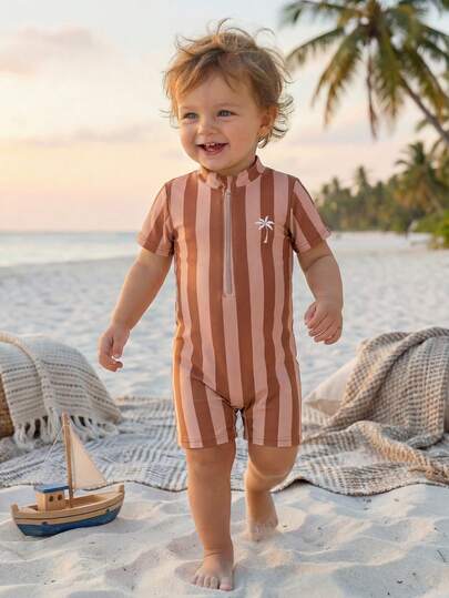 SHEIN Baby Boy Summer Casual Striped Coconut Tree Graphic Round Neck Short Sleeve Romper Swimsuit, Suitable For Beach, Pool, Spa Swimming Holiday