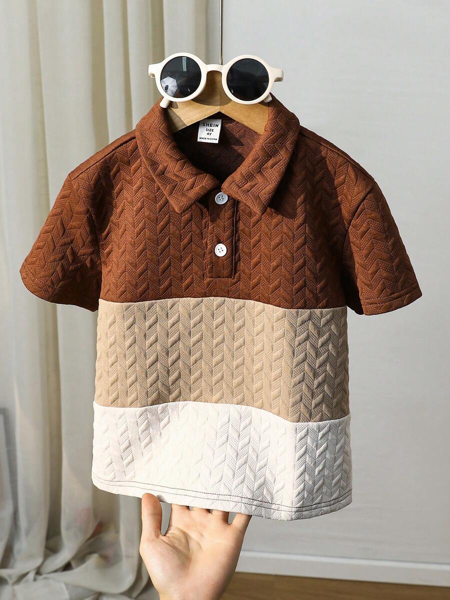 SHEIN 男童纹理面料简约廓形卡其色撞色 Polo 衫,休闲学院风,舒适时尚,适合日常穿着、旅行、户外活动、节日派对、夏季海滩度假以及春夏穿着。 - 彩色 - 查看 1