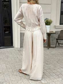 Livesso 2pcs/Set Women's White Lace Patchwork Tie-Up Vacation Outfit Lounge Sets For Women - Apricot - View 2
