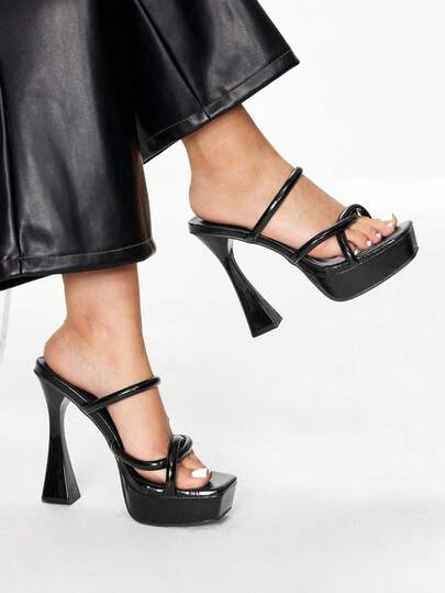 Glitzique 女士高跟厚底时尚方头金色装饰透明魅力派对高跟凉鞋，适合户外穿着