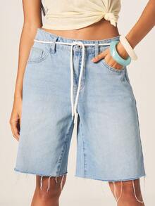 MISSGUIDED 女士长款低腰百慕大牛仔短裤，腰部抽绳设计，休闲夏季宽松版型，浅蓝色毛边裤脚 - 淺色水洗藍 - 查看 2