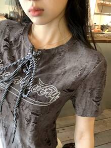 FRIFUL 女士半拉链交叉系带圆领扎染胸前字母印花夏季T恤 - 灰色 - 查看 1