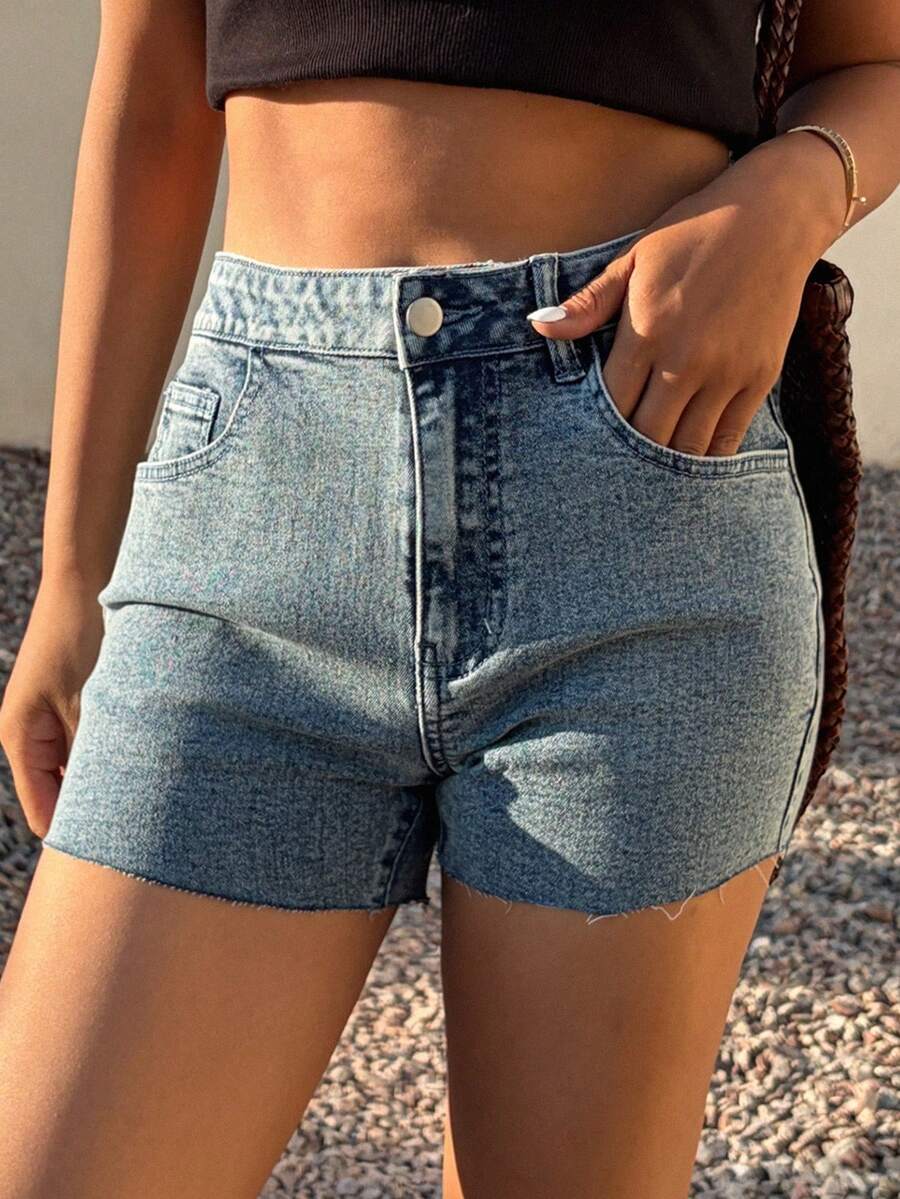 DAZY 女士休闲水洗毛边修身牛仔短裤，夏季 - 中等水洗藍 - 查看 1