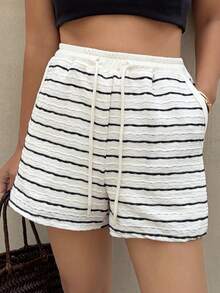 Livesso Quần short nữ dáng suông kẻ sọc phối ren tương phản, thích hợp cho mùa xuân, hè, ngày Valentine, đám cưới, đi biển. - Màu be - Xem 2